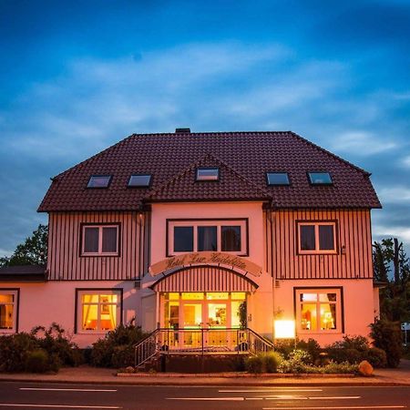 Hotel Zur Heidebluete Hambuhren Экстерьер фото