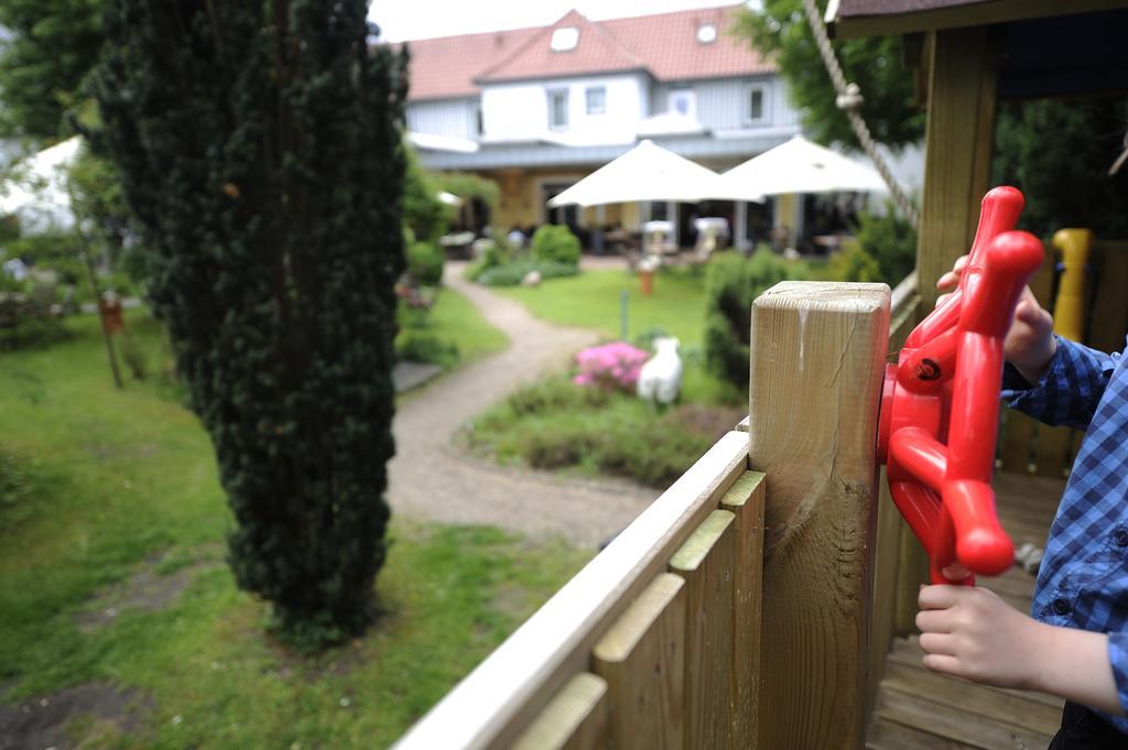 Hotel Zur Heidebluete Hambuhren Экстерьер фото